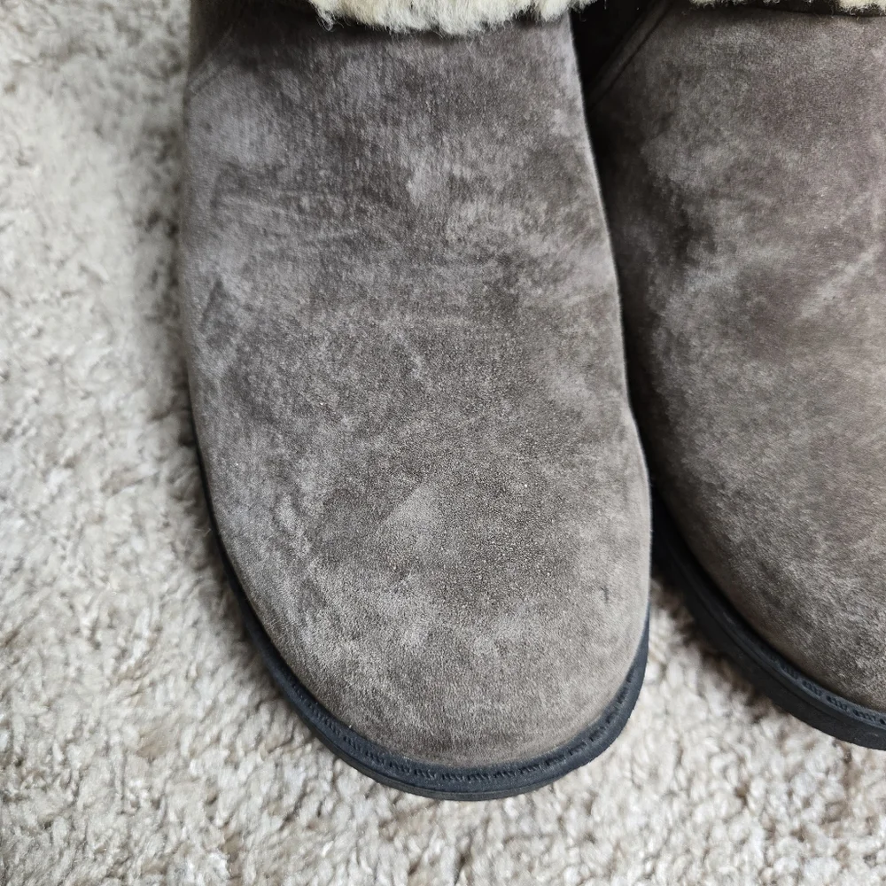 UGG‎ Blayre Leather Sheepskin Boots Womens Sz 9